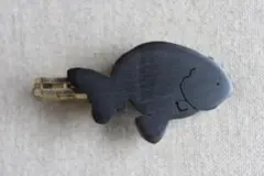 木製ランチュウネクタイピン