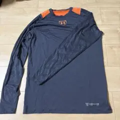 Under Armour 長袖グレーTシャツ