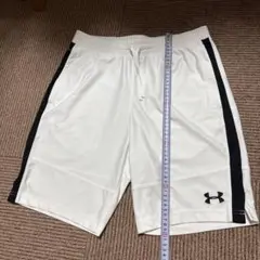 アンダーアーマー　ハーフパンツ　ホワイト　Lサイズ