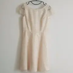 レース柄ドレスとビスチェのセット
