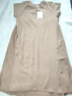 新品　ペアマノン　プリーツ　ワンピース　半袖　女の子　ベージュ