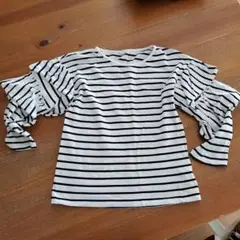KUT ボーダーTシャツ