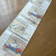 ✴️タイムセールお値下げ✴️和風テーブルランナー　　　鶴華１１５