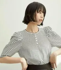 アダムエロペ　フロントボタンパフTシャツ　　ボーダー 五分袖 パフスリーブ