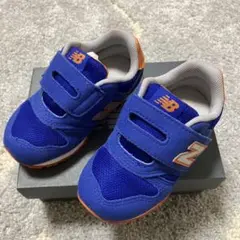 ニューバランス　キッズシューズ