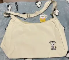 スヌーピーショルダーバッグ　ホワイト色