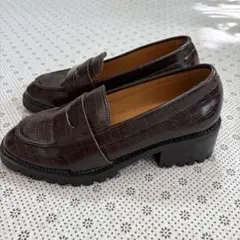 ☆美品　やわらかレザー　ミドルヒール　ローファー　22.0