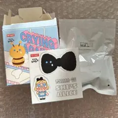 POPMART crybaby Crying Again ぬいぐるみバッジ