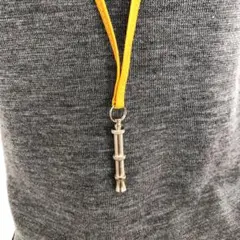 新品 HERMES エルメス シフレ ホイッスルペンダント レザー イエロー