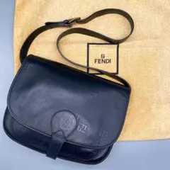 ✨極美品✨FENDI ショルダーバッグ FF ズッキーノ レザー ブラック