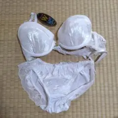 ホワイトブラジャーショーツセット