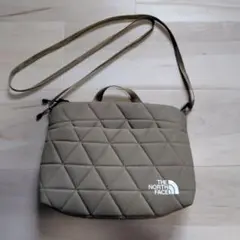 THE NORTH FACE ジオフェイスポーチ クラシックカーキ