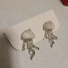 クラゲデザイン ピアス(両耳用)