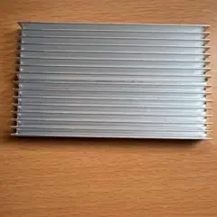 ヒートシンク シルバー 100x59x10mm