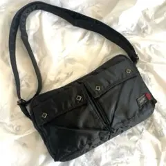Item thumbnail for item e8659600-911f-4451-99dd-77d9977b8334