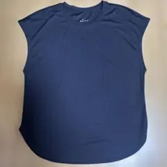 ナイキ　トレーニング　ヨガ　トップス　Tシャツ