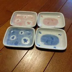 葉模様の長方形皿4枚セット