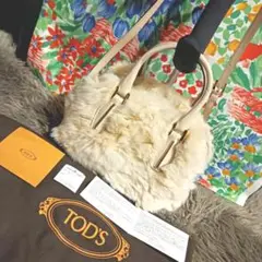 TOD'S リアル ラビットファー ショルダーバッグ Dスタイリング