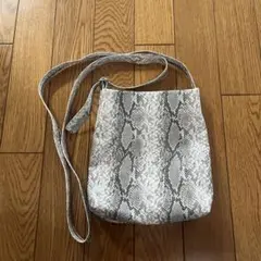 wcloset 蛇柄ショルダー