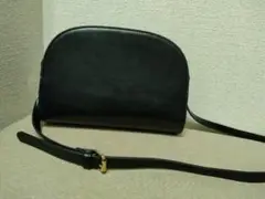 値下げ*美品*nouer　ハーフムーンショルダーバック　ヤマダヤ