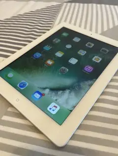 iPad (第4世代) Wi-Fi 16GB シルバー
