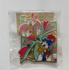 【未開封新品美品】2004東京ディズニーランド　ピンバッジ