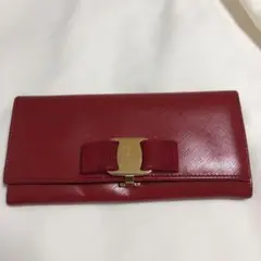 長財布 フェラガモ
