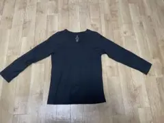 【元値4000円】Navy 黒 Vネック長袖カットソー
