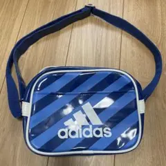 adidas ストライプ ショルダーバッグ