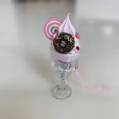 ホイップデコパフェストラップ　LOVE❤️ドーナツ