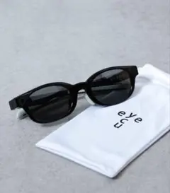 BEAMS 別注　eye c uブラック キャットアイサングラス