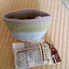 未完成です　カラフル編み物がま口