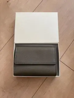 新品　牛革　三つ折り　財布