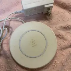 正常動作品Belkin 7.5W Qiワイヤレス充電器 F7U027
