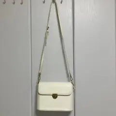 ホワイト ショルダーバッグ