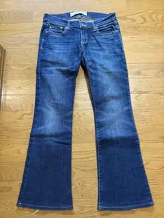 【週末値引き】Abercrombie & Fitch アバクロジーンズ
