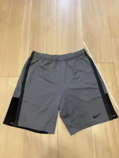 NIKE ナイキ　グレー　ハーフパンツ　Lサイズ