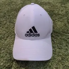 adidas ホワイト キャップ バックストラップ式