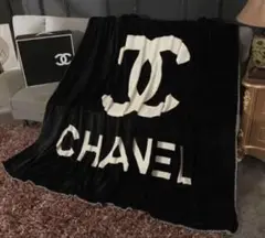 CHANEL ロゴ入りフリースブランケット