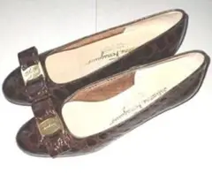 Salvatore Ferragamo パンプス 型押し ヴァラリボン 5サイズ