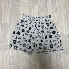 Nike リバーシブバスケットボールショーツ 黒　白