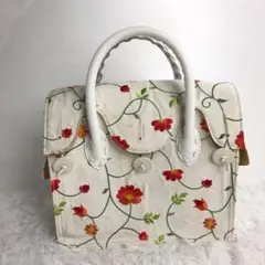 カービングトライブス ハンドバッグ 花柄 ホワイト
