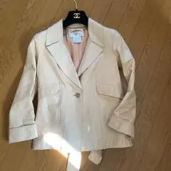 シャネルの革のジャケット