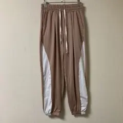 DAY CLOSET　ラインデザインヨガパンツ