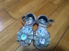 エルサとアナのサンダル