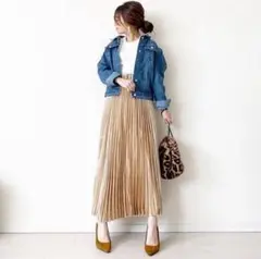 Item thumbnail for item eb7cb4e3-a136-4c59-bb3b-4c3b7c1ff3e9