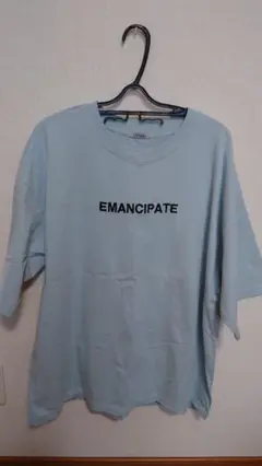 くすみブルー　新品同様　Tシャツ　バックロゴ