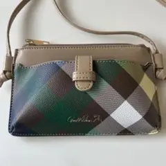 秋色バッグ　アーノルドパーマー バイアスチェックスマホショルダー