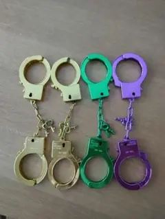 おもちゃの手錠 ４組