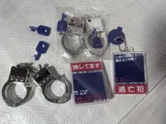 警視庁捜査2課 親指手錠×2 指名手配ポスター ユージン ミニチュア ガチャ